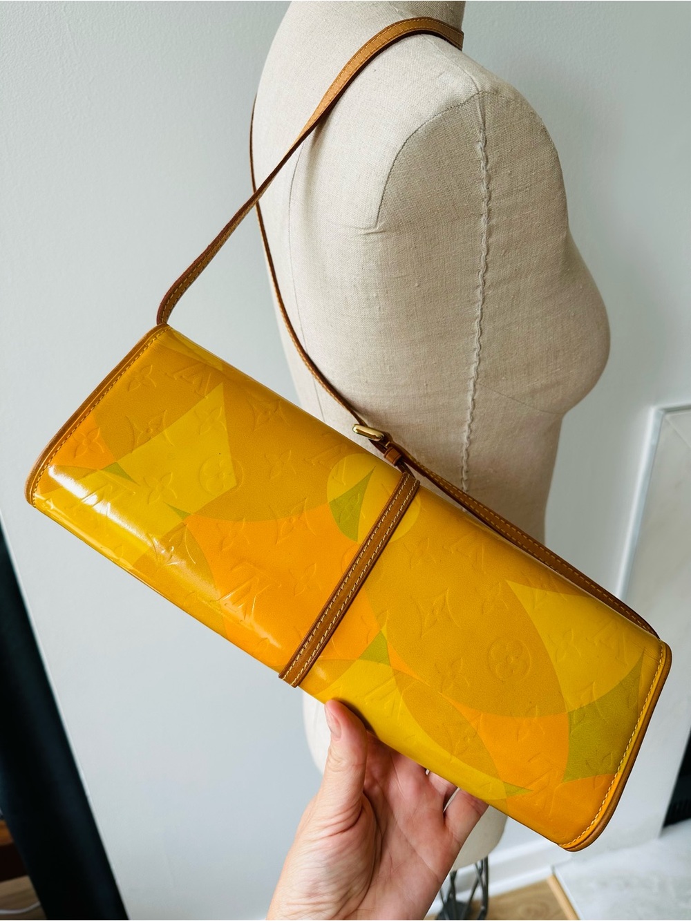 Louis Vuitton Vintage Monogram Vernis Fleurs Pochette - Picture 7 of 13